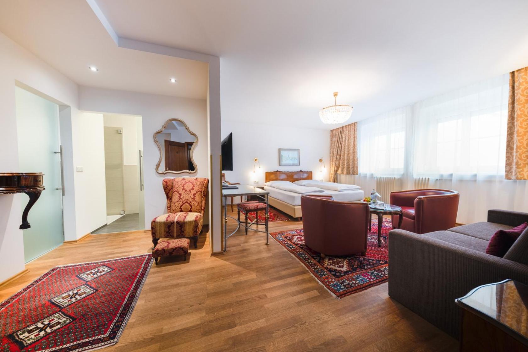 Austria Classic Hotel Wolfinger - Hauptplatz ลินซ์ ภายนอก รูปภาพ