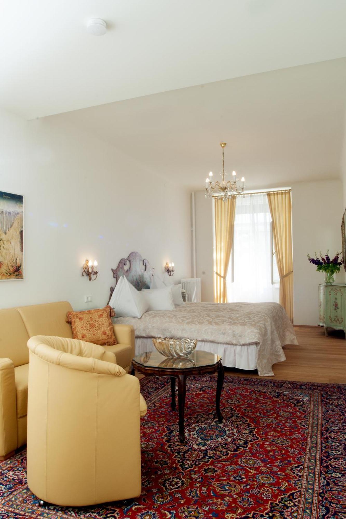 Austria Classic Hotel Wolfinger - Hauptplatz ลินซ์ ภายนอก รูปภาพ