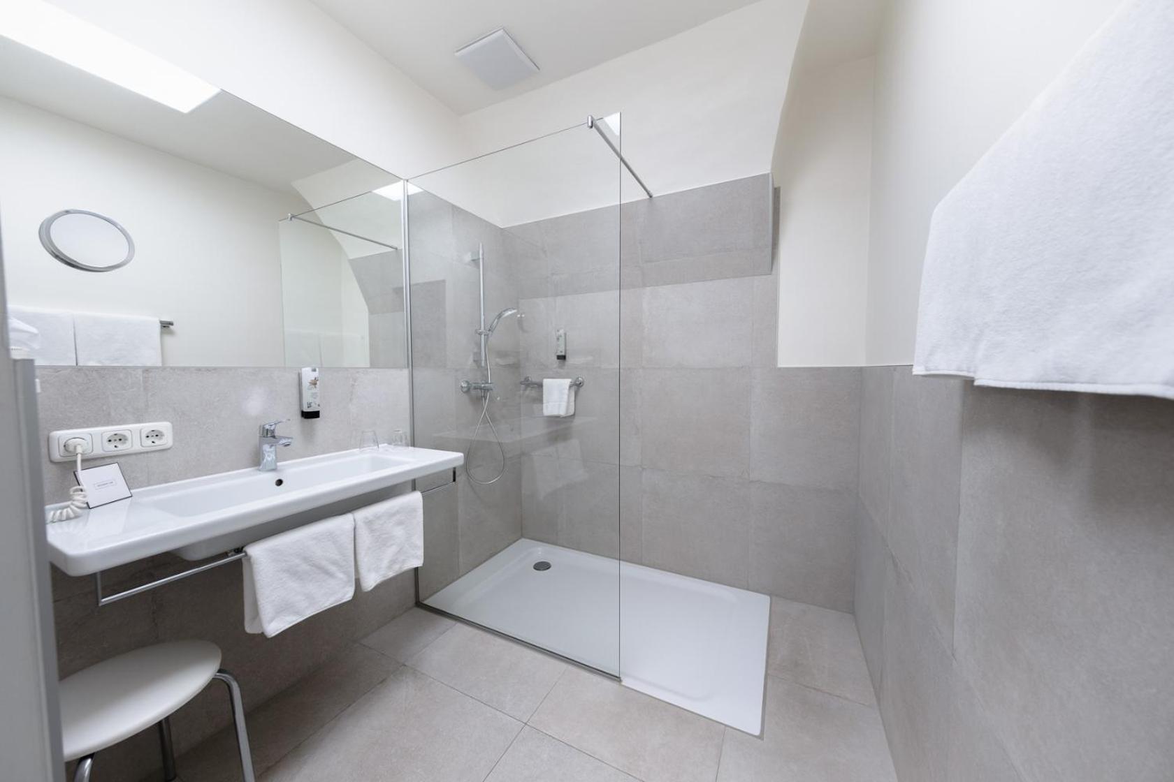 Austria Classic Hotel Wolfinger - Hauptplatz ลินซ์ ภายนอก รูปภาพ