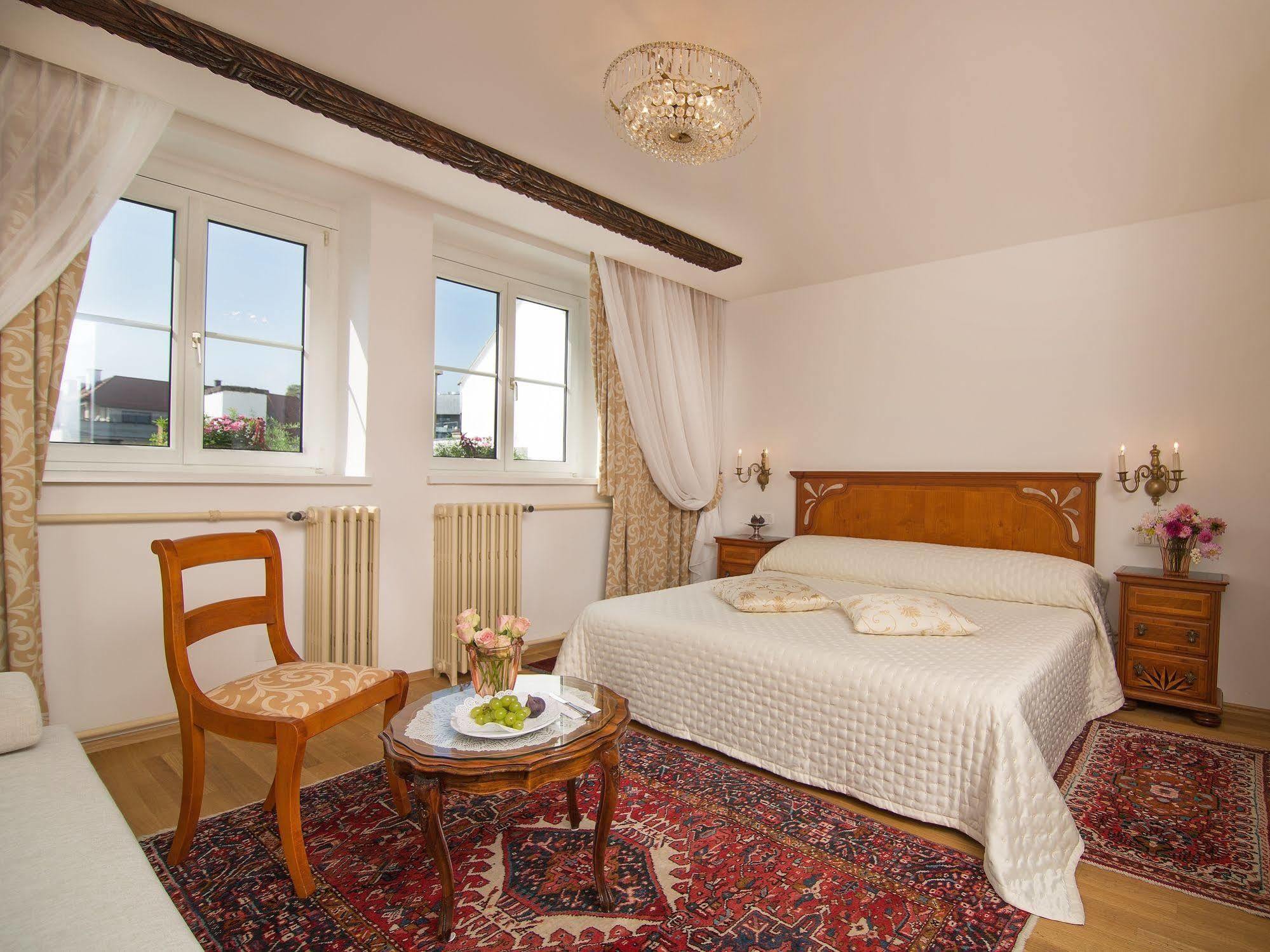 Austria Classic Hotel Wolfinger - Hauptplatz ลินซ์ ภายนอก รูปภาพ